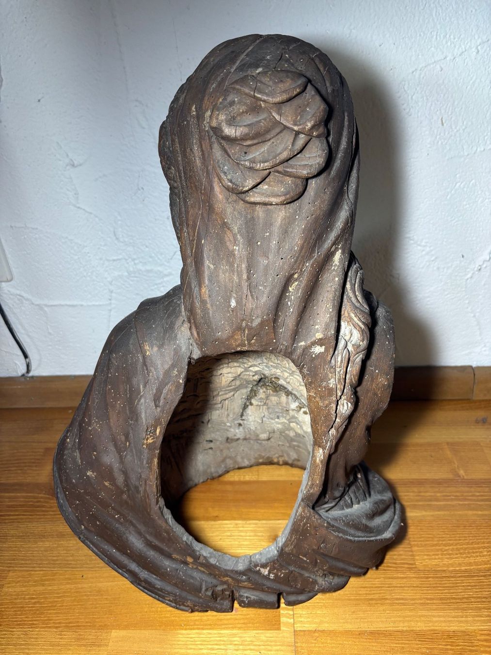 Sculture & Statue: Madonna geschnitzte Frauenfigur Holz antik – Usato da Hinwil venduto da DaniBachman 3