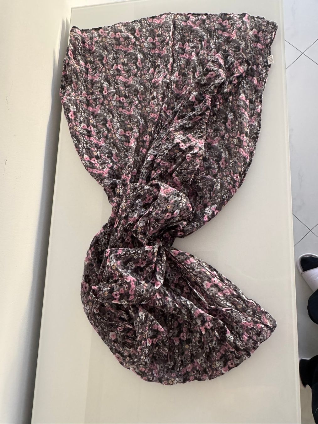 Foulards, Tücher & Schals: Schals Set: 4 leichte Tücher, div. Muster & Farben – Gebraucht aus Uhwiesen von mic_kd6g 5