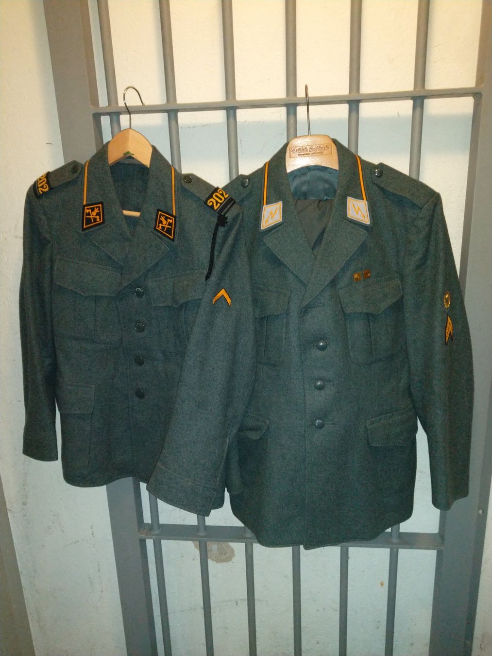 Schweizer Armee Uniformen: Uniformjacken Schweizer Armee – Gebraucht aus Schüpfheim von Mg6170