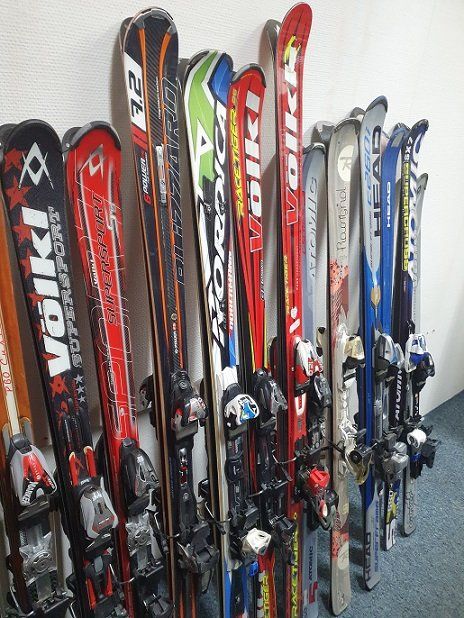 Sci: 38 Paar Ski im Paket – Usato da Grabs venduto da VUK10 6