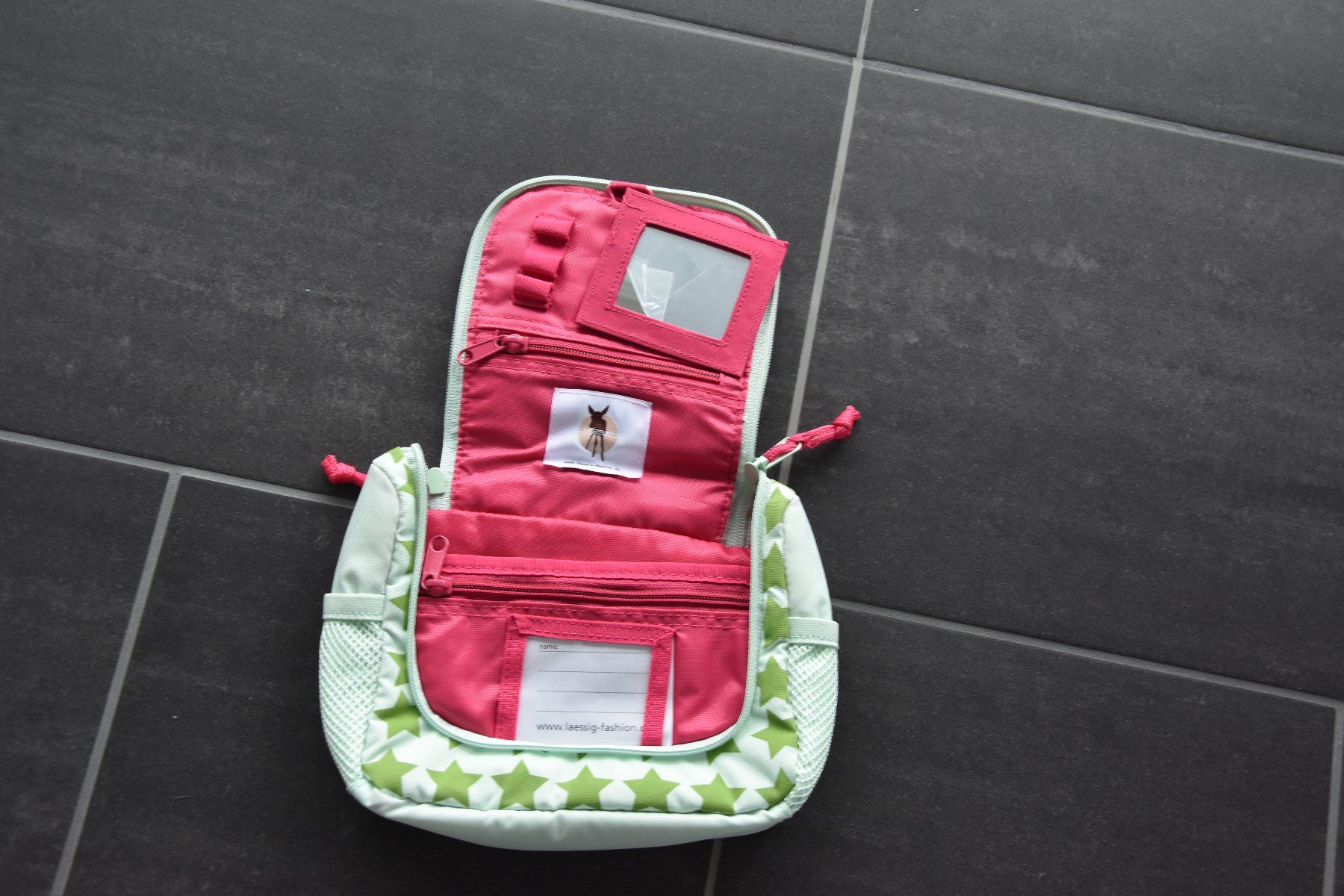 Custodie per cosmetici: Necessaire Kinder – Nuovo (secondo la descrizione) da Sins venduto da dsto 1