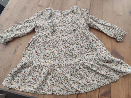 Wie NEU_Mädchen Kleid mit Blumen_Langarm_Gr. 110