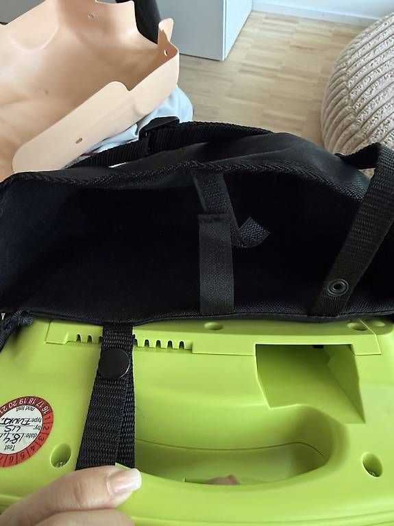 Attrezzature mediche: Defibrillator Zoll AED Plus® Trainer – Usato da Regensdorf venduto da Jessicamirandakoller 3