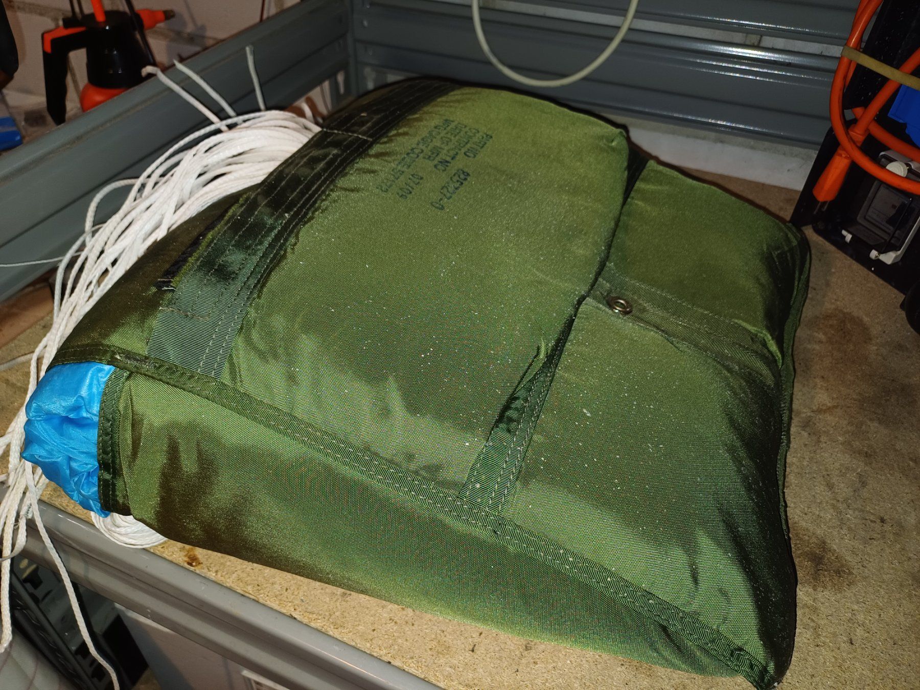Sport dell'aria & Aquiloni: CH Armee  Fallschirm Kalotte – Usato da Arbon venduto da sackguet 7