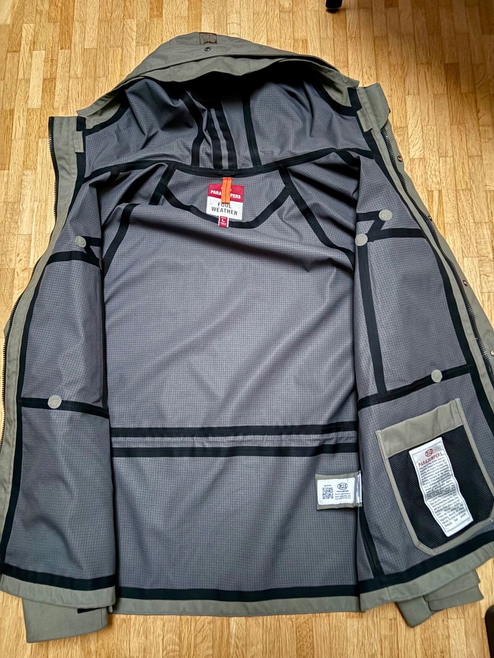 Parajumpers Jacken: Para Jampers Windjacke – Gebraucht aus Horgen von Pupygin84 1