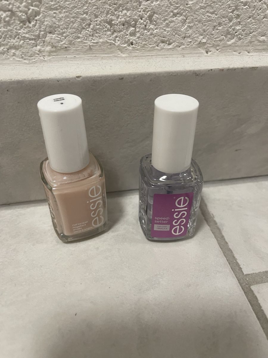 Smalto per unghie: Nagellack Essie – Usato da Bühler venduto da kidisg 1
