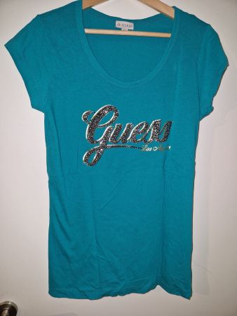 Guess Shirt mit goldener Schrift