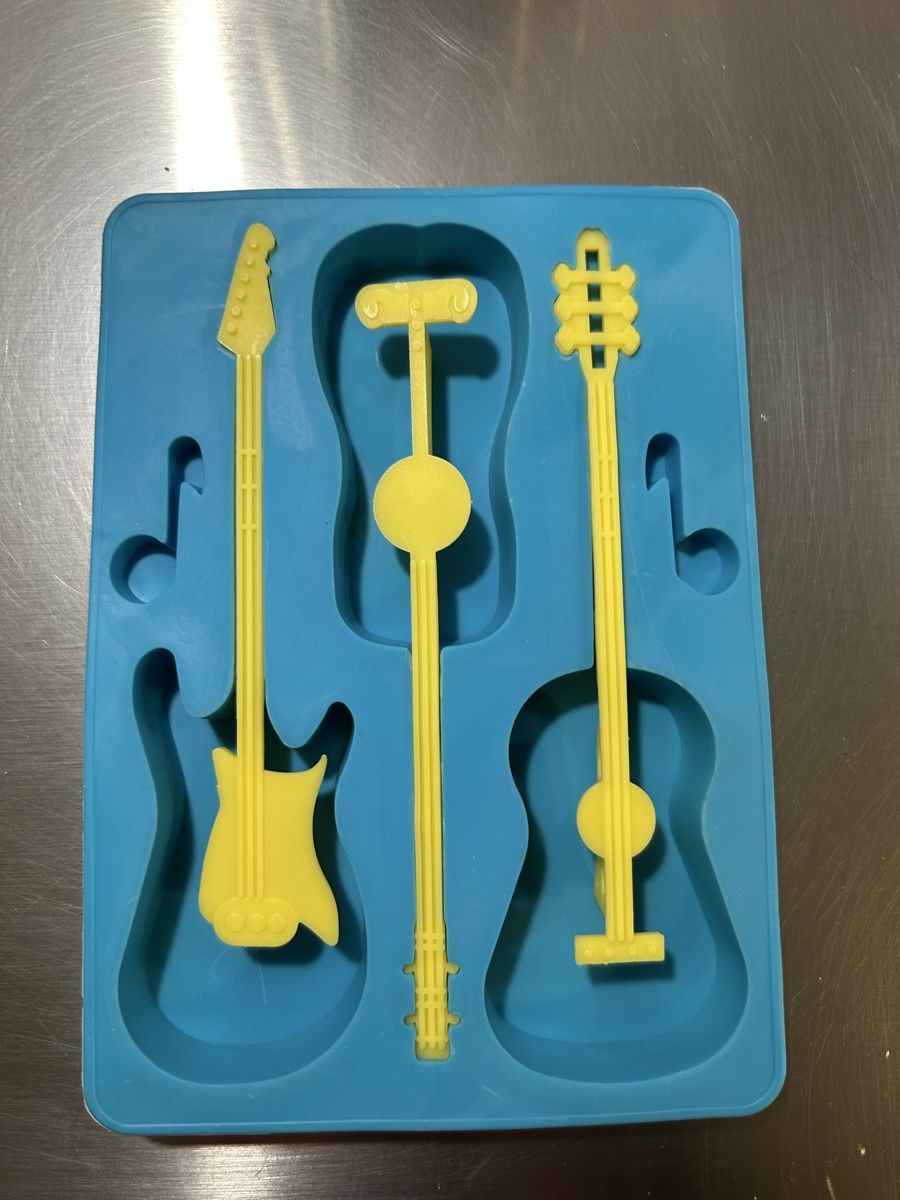 Backformen: Forma per ghiaccioli a chitarra – Neu (gemäss Beschreibung) aus Basel von mel_5fzy 1