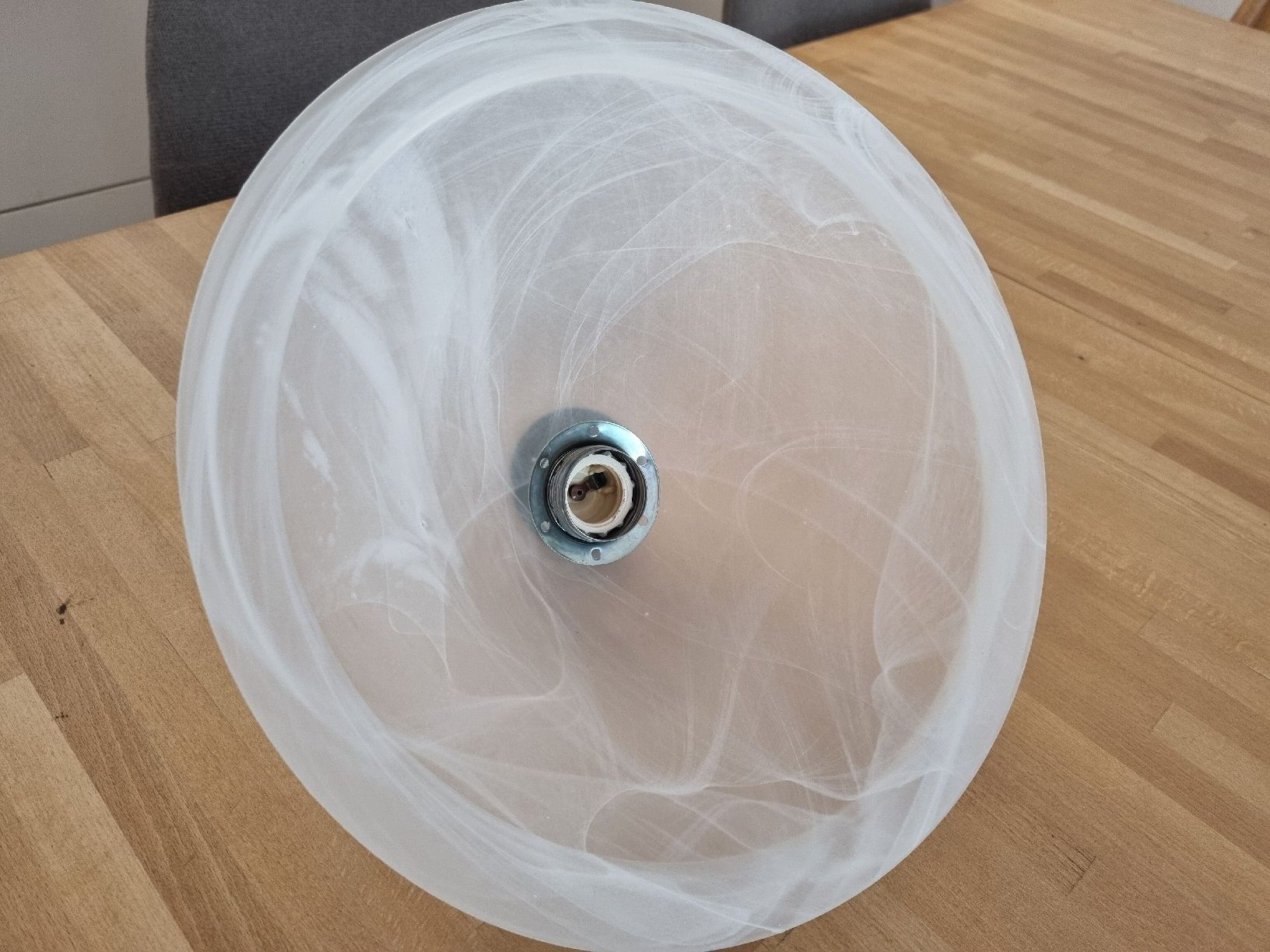 Lampadari & plafoniere: Moderner Kronleuchter mit weißem Glas. – Usato da Basel venduto da ste_2lg2 5