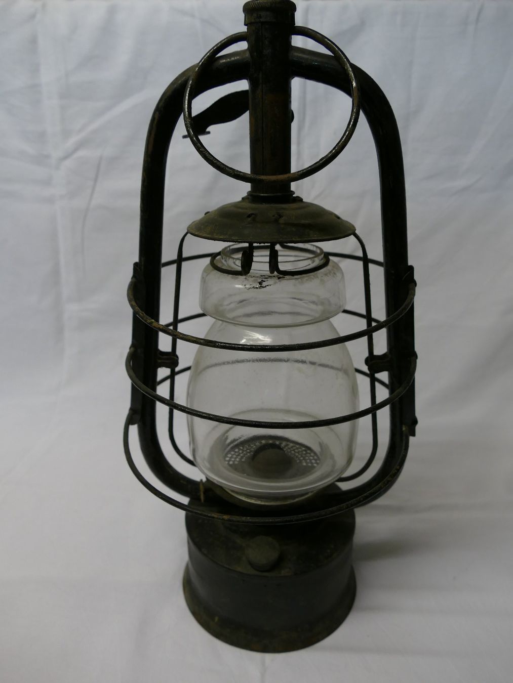 Lampade & Luci: Sturmlaterne mit Glas Höhe 41cm Breite 20cm – Usato da Reutlingen/Winterthur venduto da Duekpr