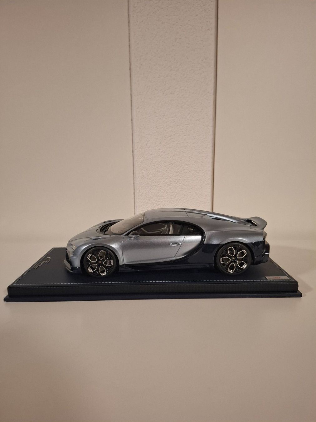Bugatti Voitures modèles: Bugatti Chiron Profilee MR Collection 1:18 – D'occasion à Oberbipp par jpz_f8yh 3
