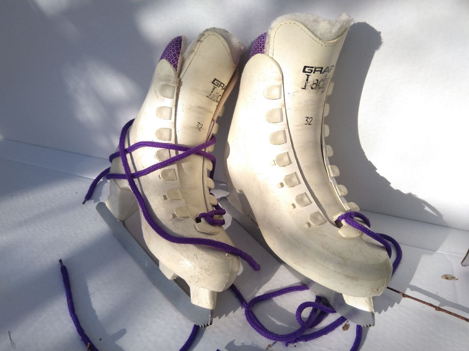 Graf Pattini da ghiaccio: Schlittschuhe Mädchen – Usato da Bassersdorf venduto da Narvik2000