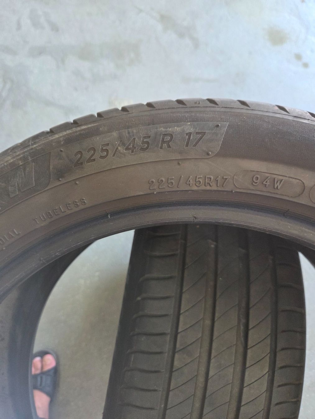 Pneus & Kompletträder: 225/45R17  Mischung – Gebraucht aus Fischbach-Göslikon von Emanuel.Bardhi 1