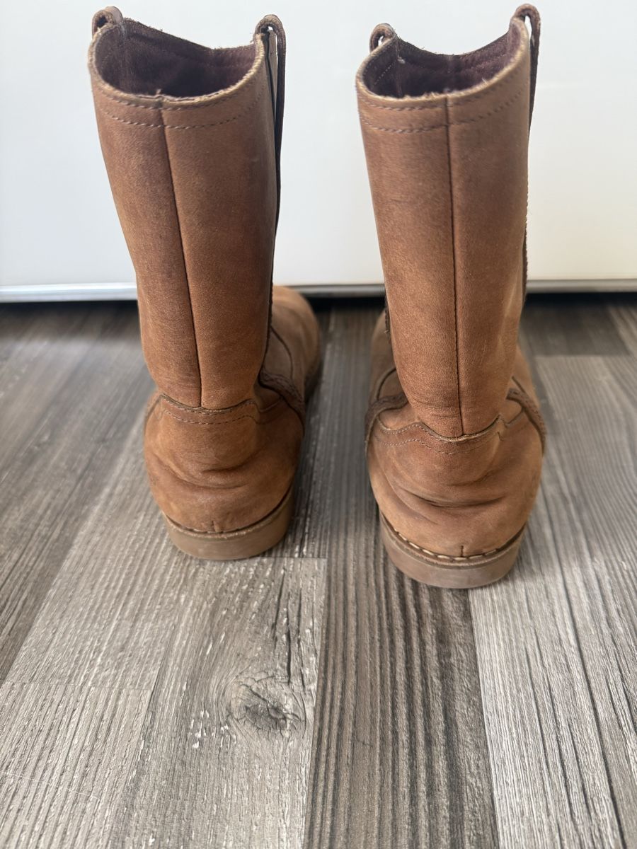 Ugg Scarpe per ragazze: Bottes UGG en cuir marron taille 34 – Usato da Monthey venduto da Joseph-29 3