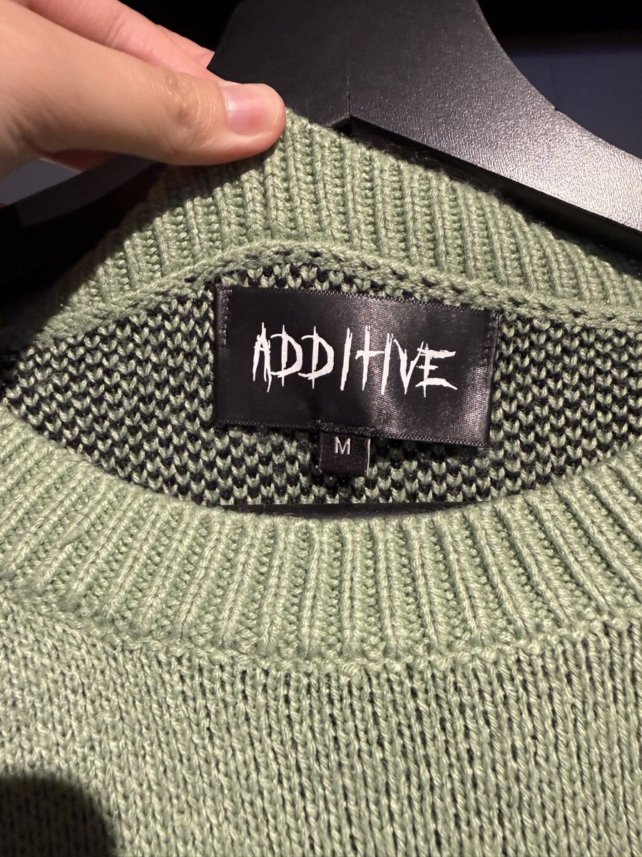 Pulls & Sweat-shirts: ADDITIVE Green Heart Skeleton Sweater – D'occasion à St. Gallen par trxcy 1