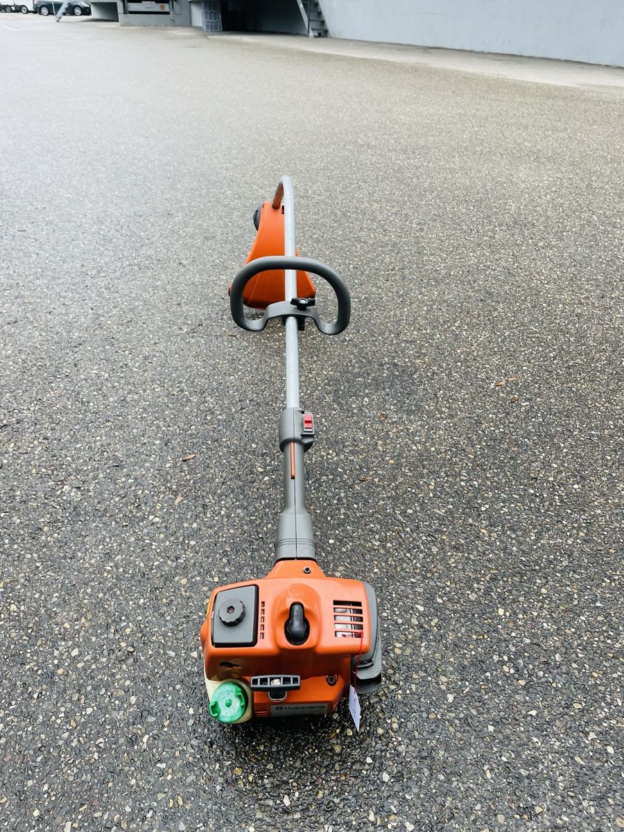 Husqvarna Tutti gli attrezzi: Rasentrimmer Husqvarna 322 C – Usato da Würenlos venduto da Shop_Shop 1