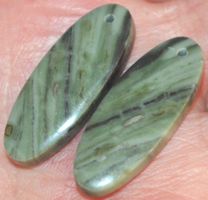 Cabochon Set gelocht L-4750 – 1 Paar Serpentin je 29x11x4mm