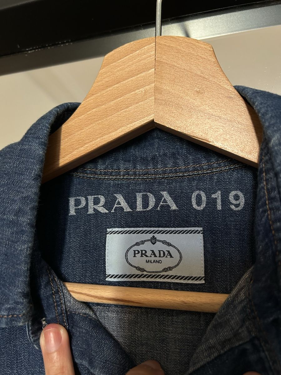 Prada Chemises: Prada Shirt – D'occasion à Basel par min_6kms 2