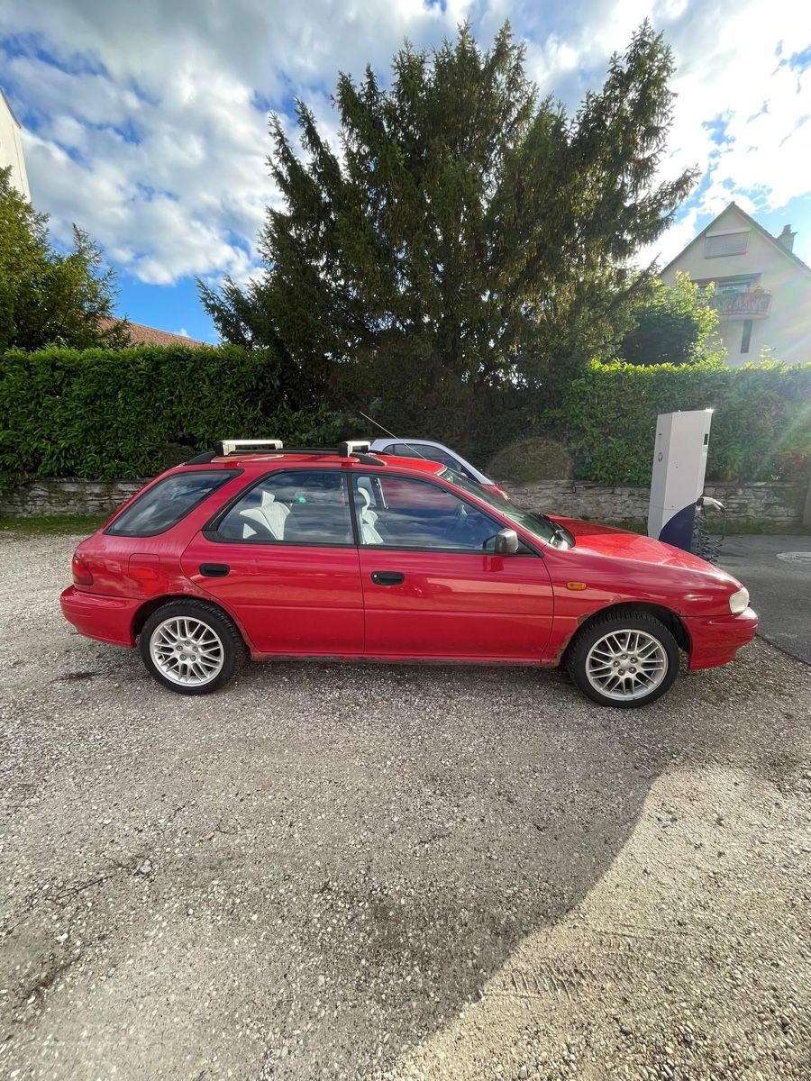 Subaru Automobili: Roter Subaru Impreza Kombi - Rost! – Difettoso da Unterkulm venduto da BeataD