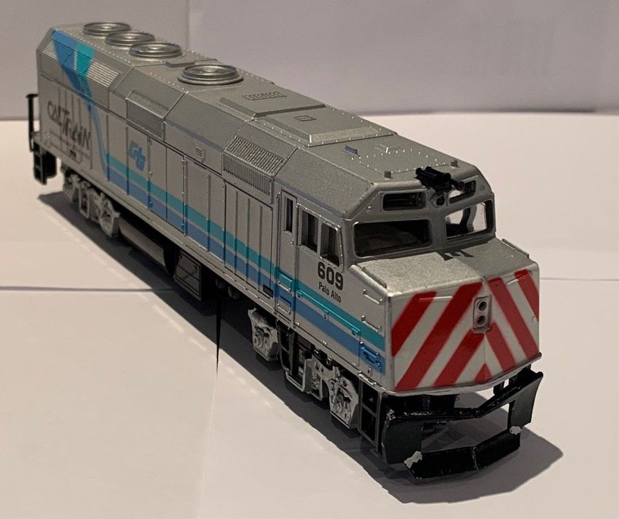 LIFE-LIKE 8266 CalTrain F40 Palo Alto Diesel Lokomotive (Gebraucht) in ...