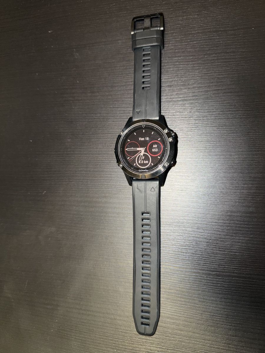 Garmin Smartwatch: Garmin Fenix 5 Saphirre – D'occasion à Corminboeuf par martyfew