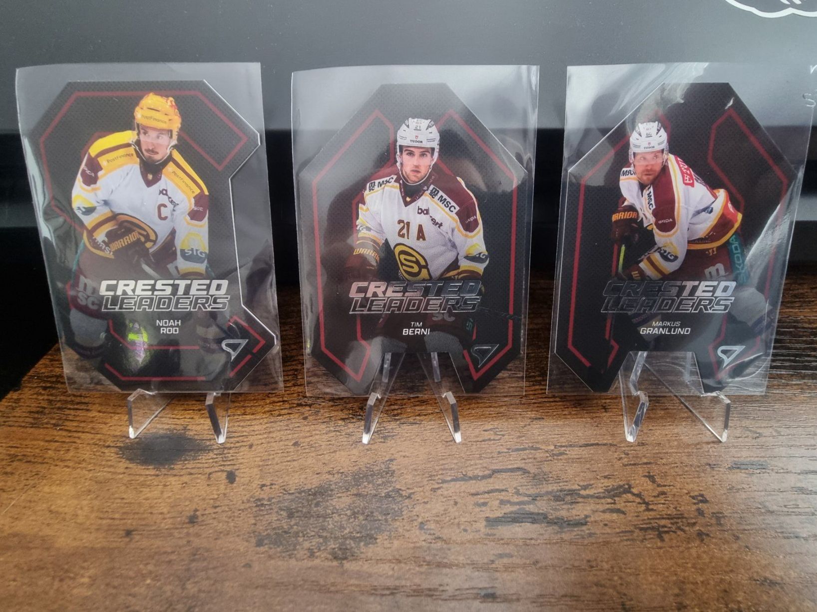 Sportzoo Carte collezionabili: Crested Leader - Servette Basis 3x - Serie 1 – Nuovo (secondo la descrizione) da Rheineck venduto da M.Panda21