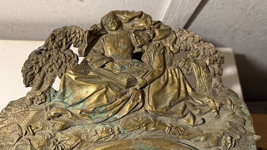 Stand- & Wanduhren: Restauration Objekt. Sehr alte Uhr. – Defekt aus Münchenstein von Vorsorge 4