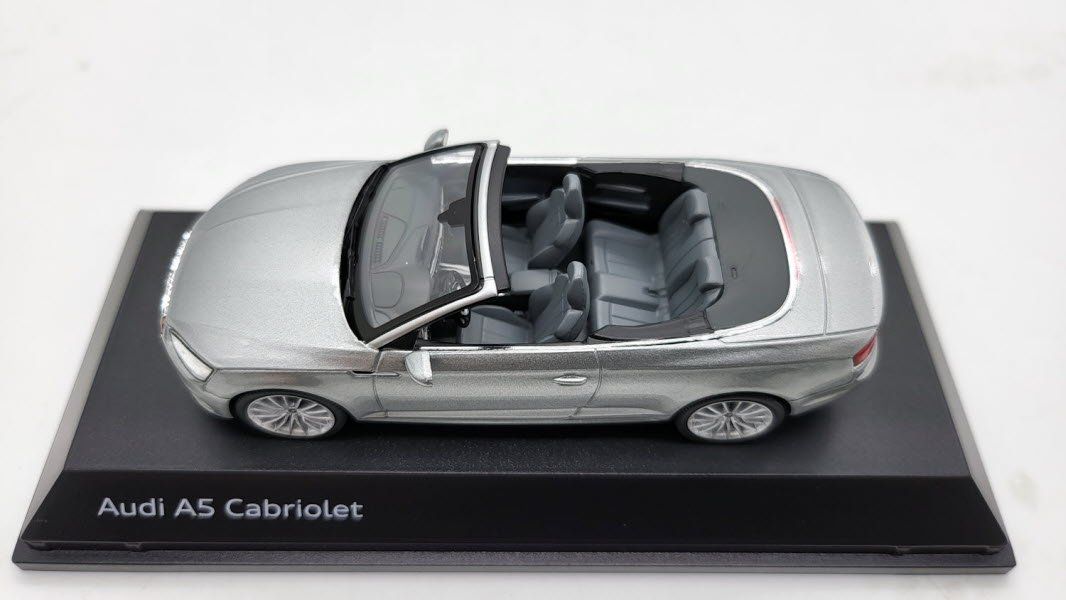 Audi Modellini d'auto: Audi A5 Cabriolet – Nuovo e nell'imballaggio originale da Flawil venduto da Imperiosud 2