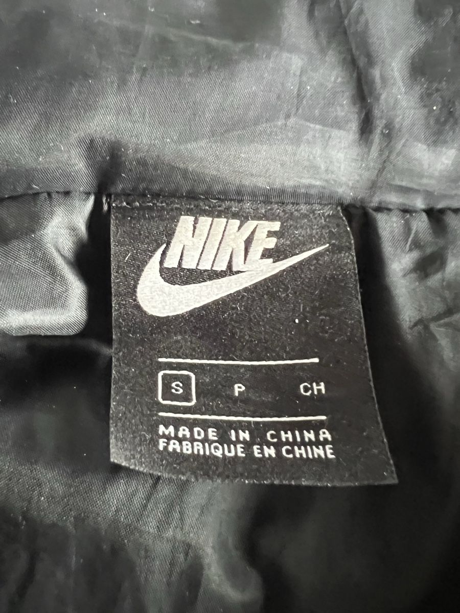 Nike Giacche: Doudoune Nike noire, Gr. S – Usato da Chézard-St-Martin venduto da Cheyenne_75 3