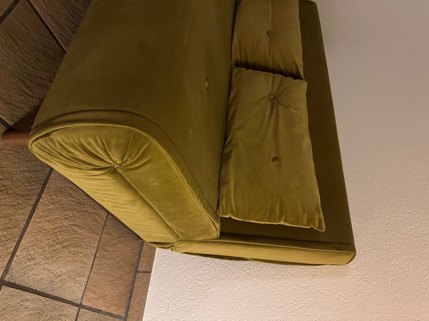 Sofas: Velvet Sofa bed + Mattress bundle – D'occasion à Zürich par fik_7vyv 2