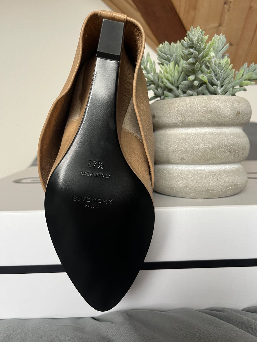 Givenchy Scarpe da donna: GIVENCHY SHARK LOCK BOOTS CAMEL BEIGE – Nuovo e nell'imballaggio originale da Lausanne venduto da Sylvain_luxury 7