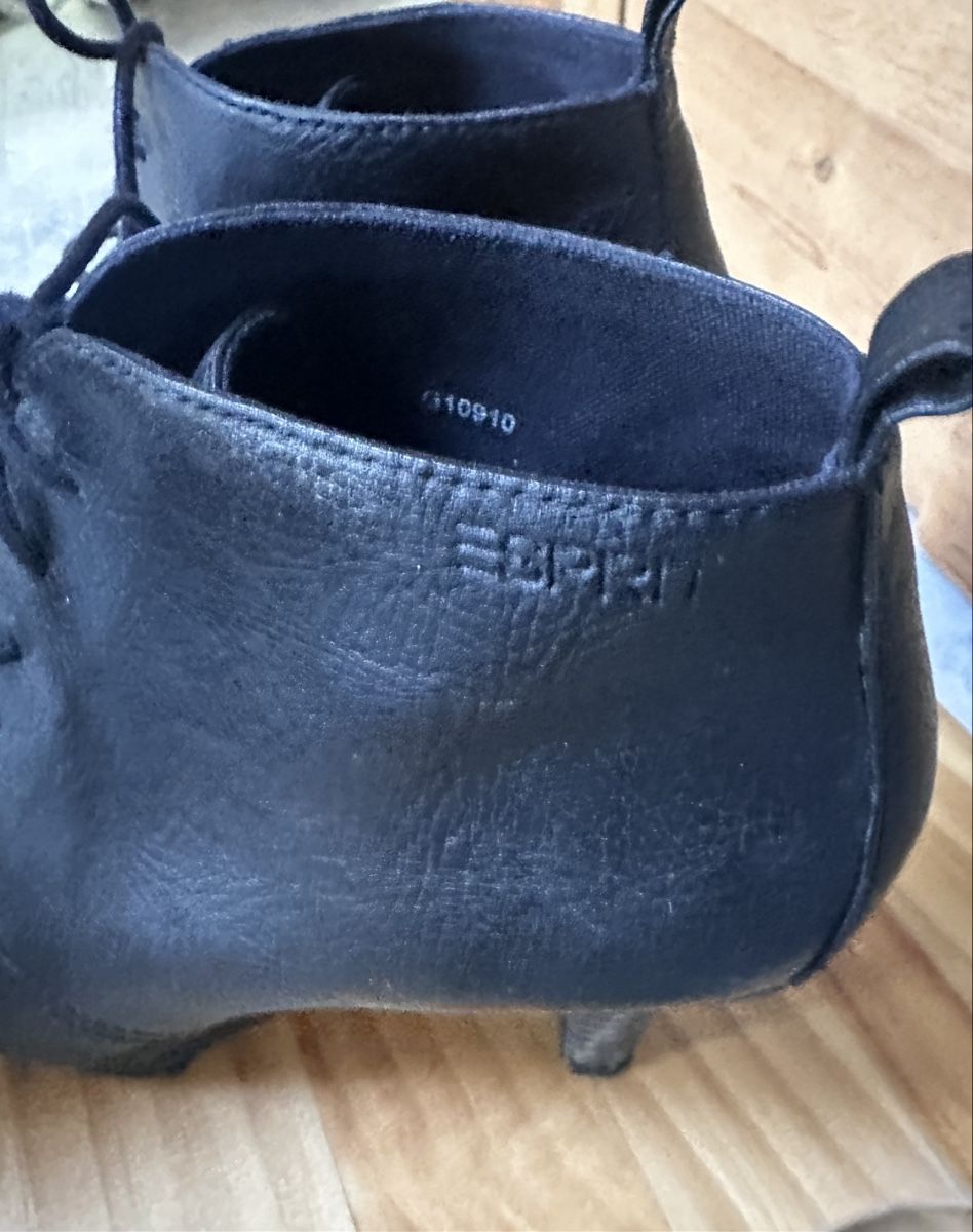 Esprit Scarpe da donna: Esprit Stiefeletten schwarz  39 – Usato da Wolfhalden venduto da Bilgi90 1