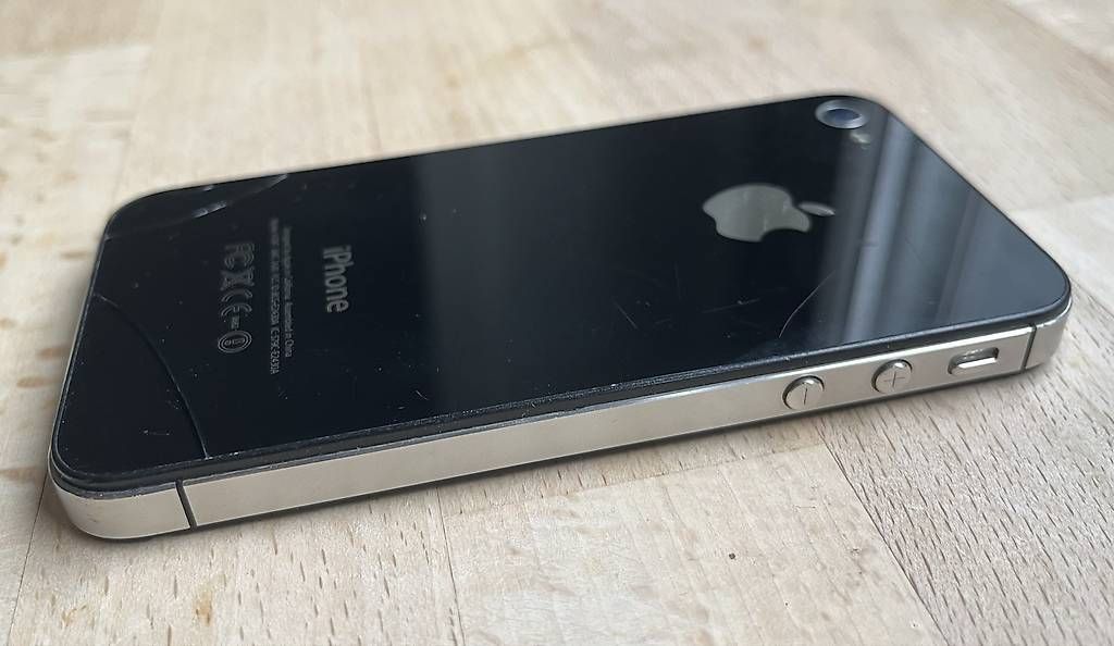 Apple Telefoni cellulari / Smartphones: Apple iPhone 4S schwarz mit Originalverpackung defekt – Usato da Zürich venduto da gegenmittel 1