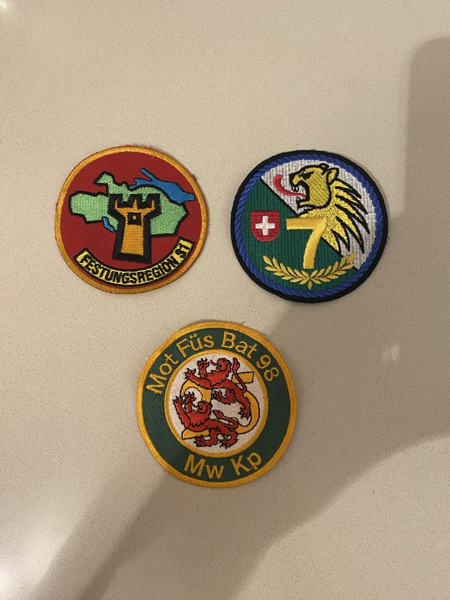 Armée suisse Plaquettes & Badges: 3 Badges Schweizer Militär Armee – Neuf (Voir description) à Winterthur par Etimax