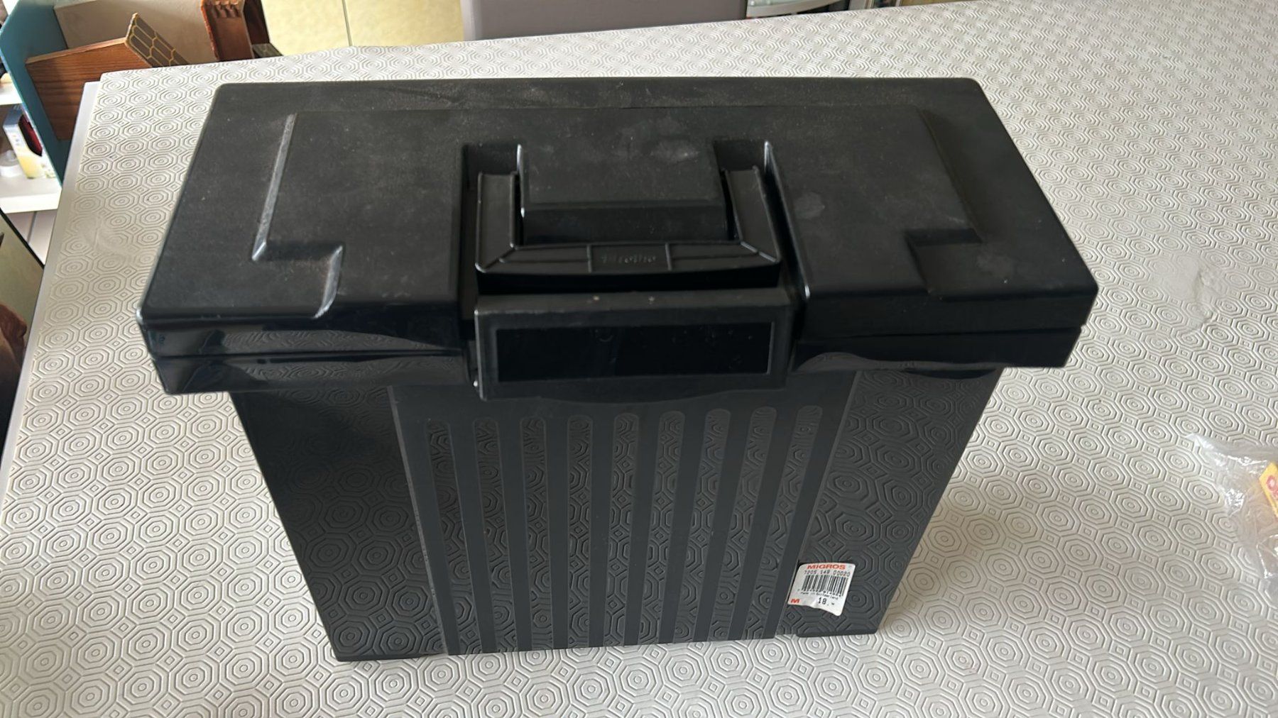 Valigie & Borse: Valigetta in plastica nera porta mappette sospese – Usato da Melano venduto da H-Sara 2