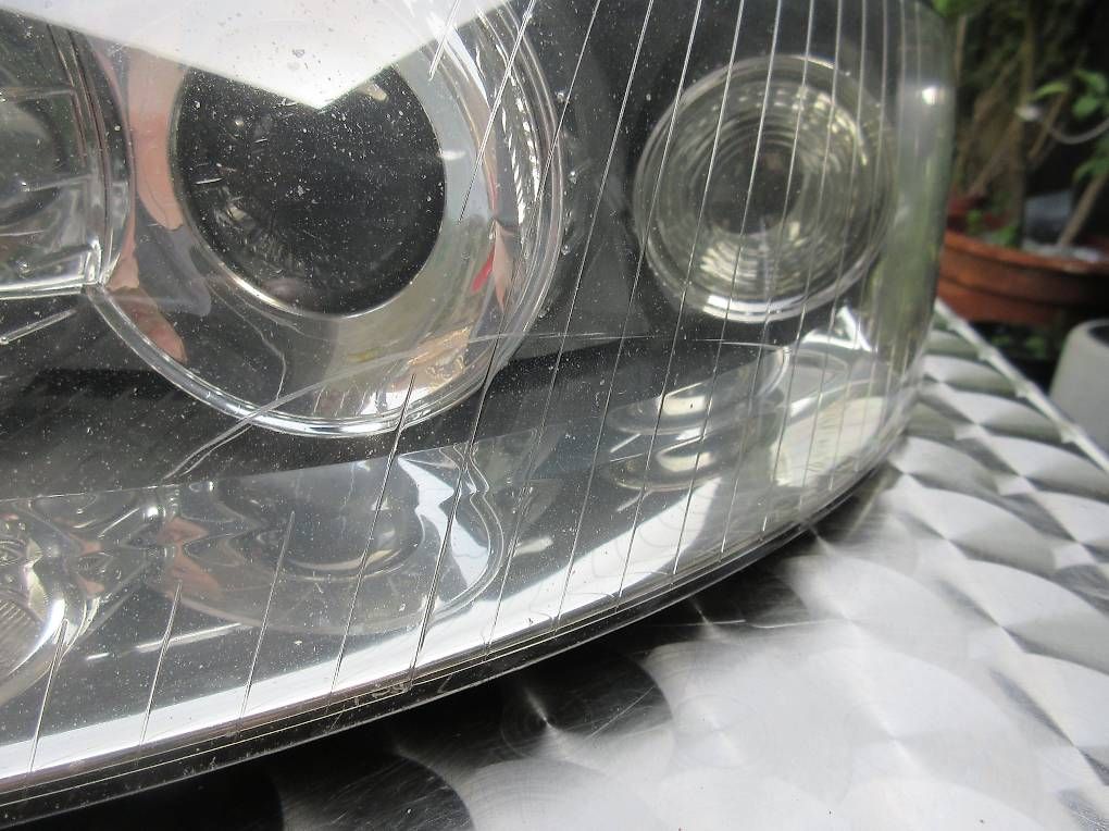 Audi Fari: Phare avant gauche Audi A4 B6 (8E2) – Usato da Champagne venduto da nan_2dwz 1
