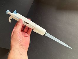 Automatische Pipette bis 10 ml incl. 100 Pipettenspitzen