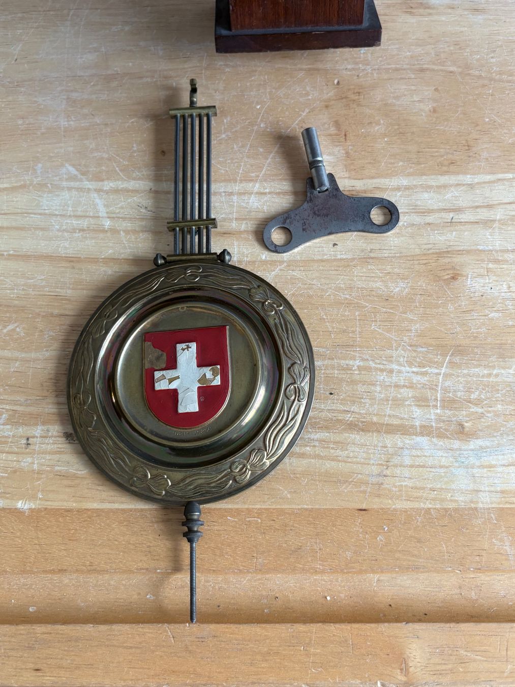 Orologi: Antike Wanduhr mit Schweizer Motiv – Usato da Frick venduto da Rukki 2