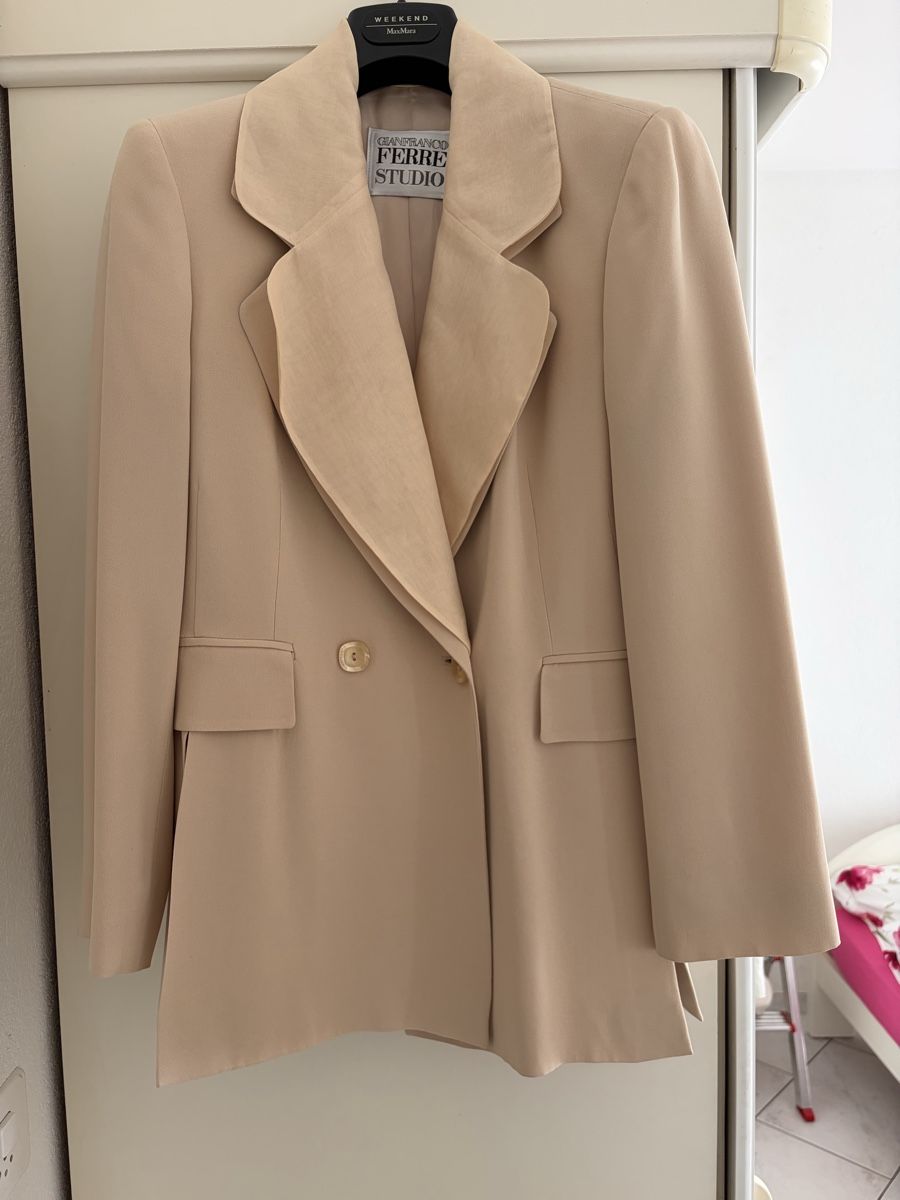 Gianfranco Ferre Completi & Tailleur: Gianfranco Ferre Studio Deux-Pièce Grösse 36 – Nuovo (secondo la descrizione) da Solothurn venduto da Congela