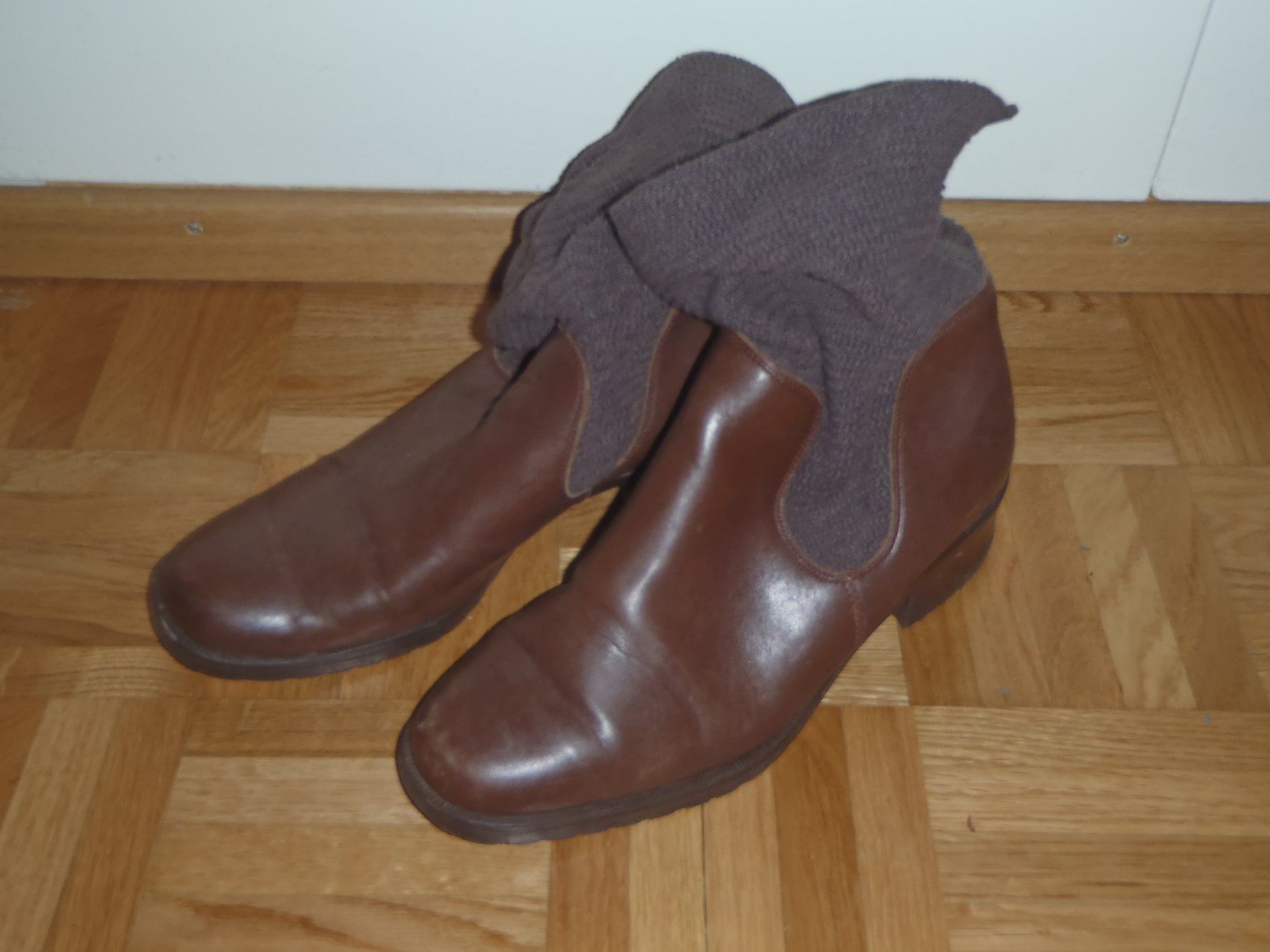 Scarpe da donna: Braune Lederstiefeletten Gr. 36 mit Strickbund Herbstlook – Usato da Horgen venduto da Amanda30