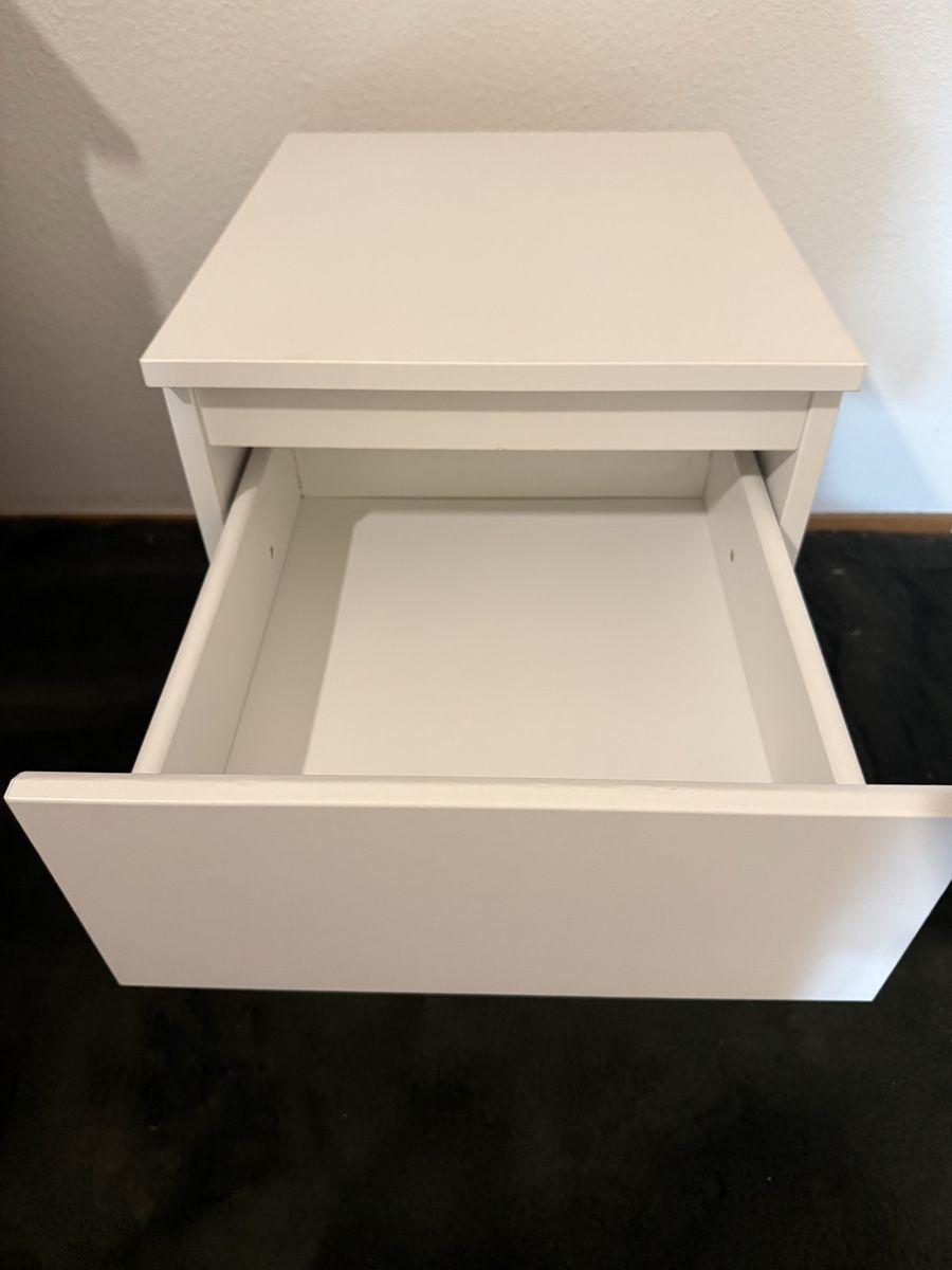 Ikea Tables de nuit: IKEA KULLEN Nachttisch / Kommode  – D'occasion à Strengelbach par jan_7269 2