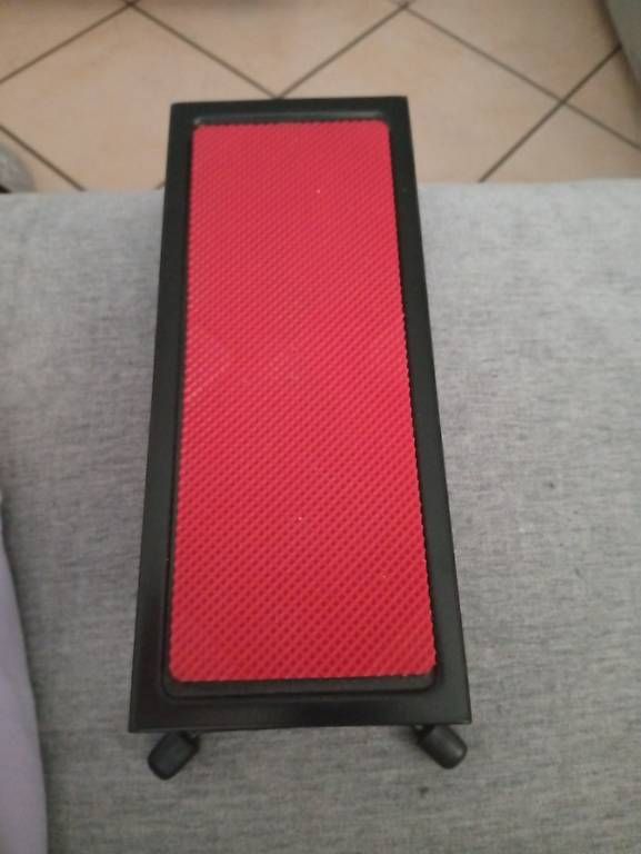 Pièces pour mobylette: Poggia piede – D'occasion à Cugnasco par sinisi01