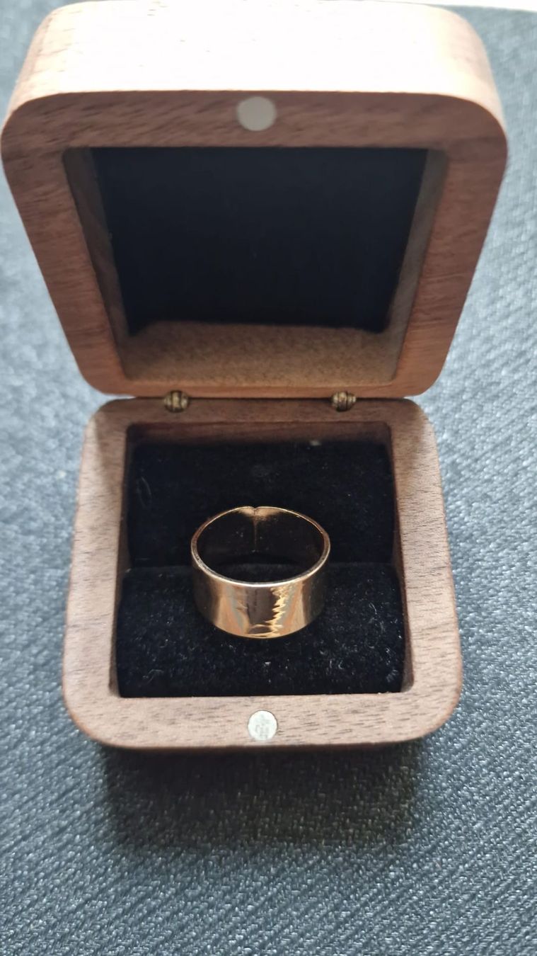 Ringe: Ring chromstahl, goldfarbend Grösse 54 – Neu (gemäss Beschreibung) aus St.Gallen von Dombidor