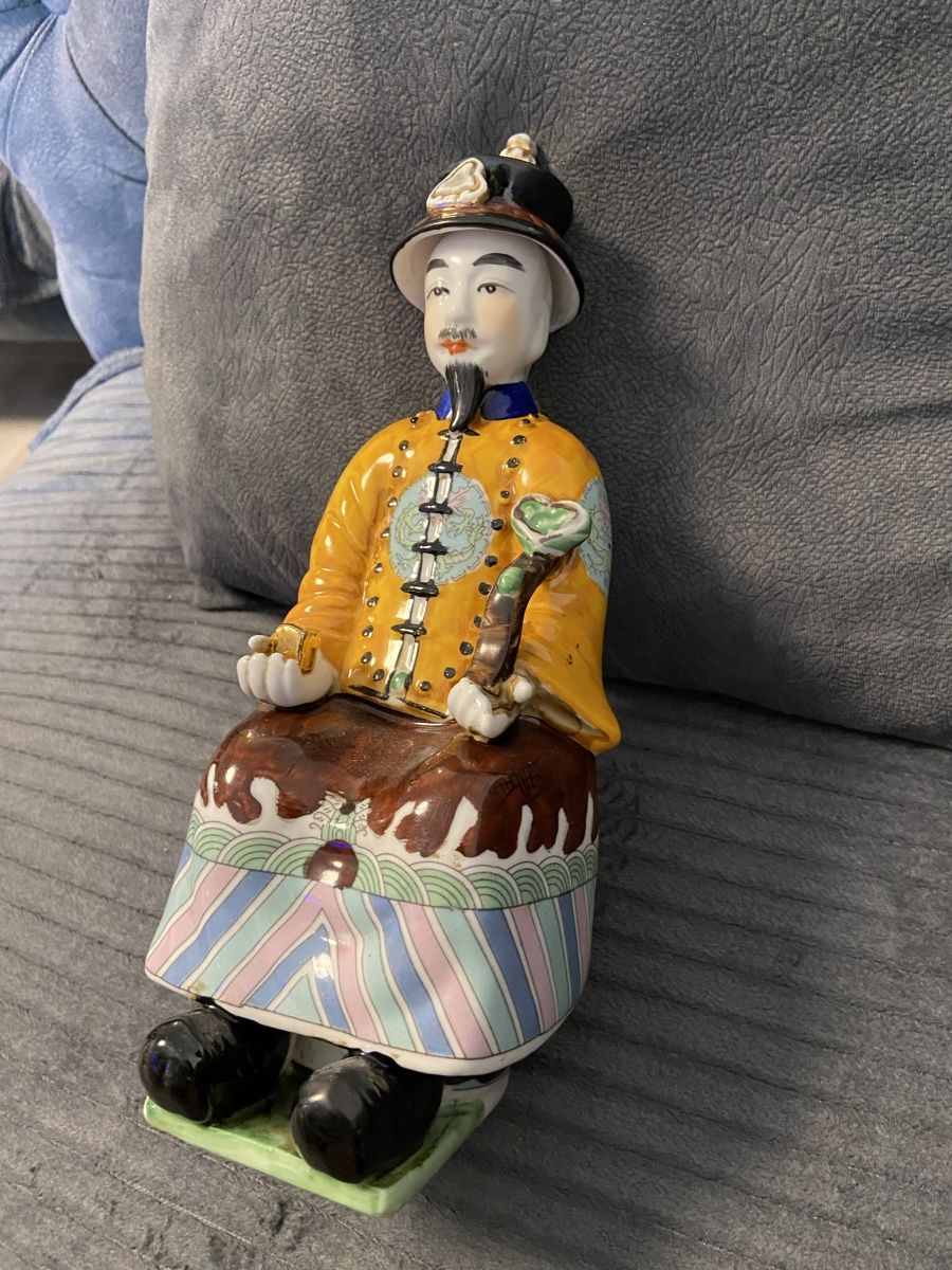 Statuette: Statue Mandarin chinois assis polychrome – Usato da Montreux venduto da Perledor 1