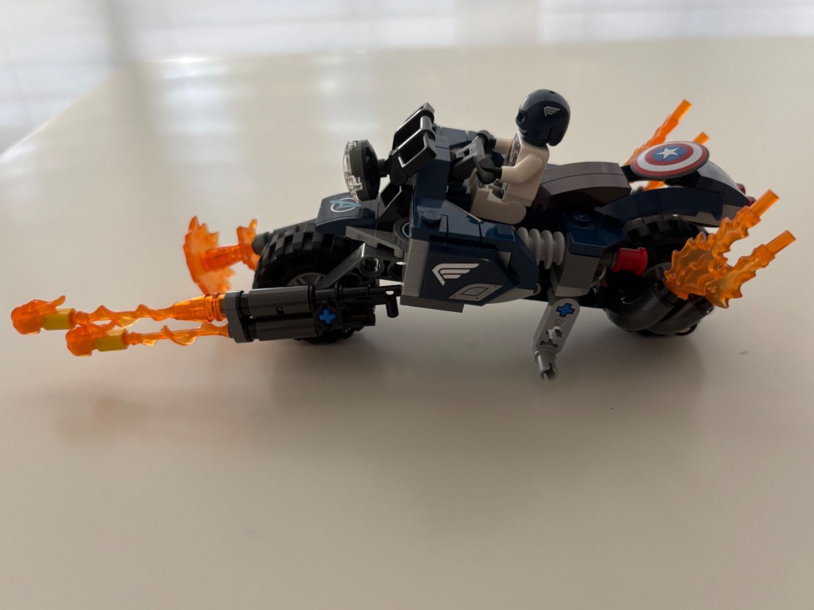 Lego Kit di costruzioni: LEGO Marvel 76123: Captain America – Nuovo (secondo la descrizione) da Zürich venduto da steph27030