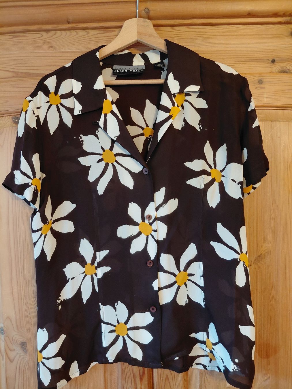 Camicette: Seidenbluse braun mit Blumen  – Usato da Winterthur venduto da adventurenala