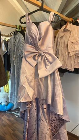 Extravagantes Kleid mit Schleife Grösse S
