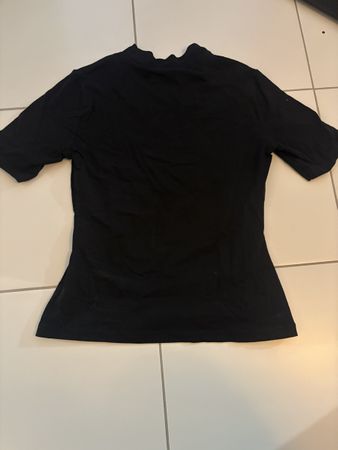 Schwarzes T-Shirt, Grösse S, ideal für den Sommer