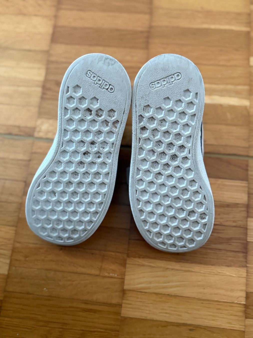 Adidas Scarpe per ragazzi: Adidas Original Superstar Sneaker Gr 26 – Usato da Richterswil venduto da Eunoia85 2