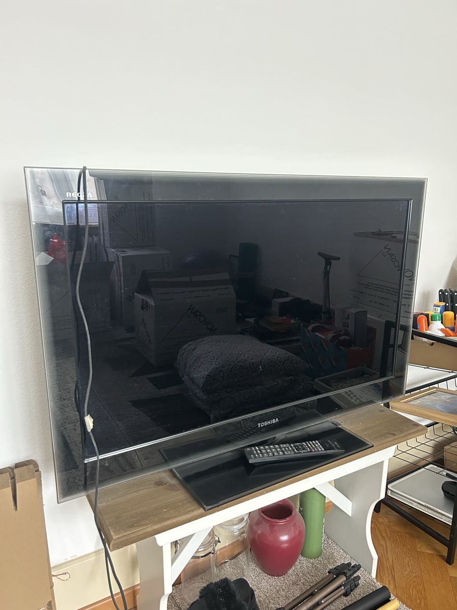 Toshiba Fernseher: TV Toshiba – Gebraucht aus Kandersteg von selenat